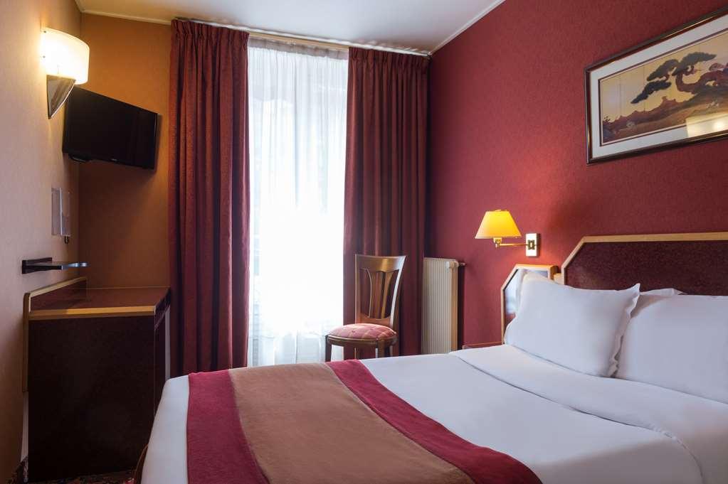 Hotel Paix Republique Paris Room photo